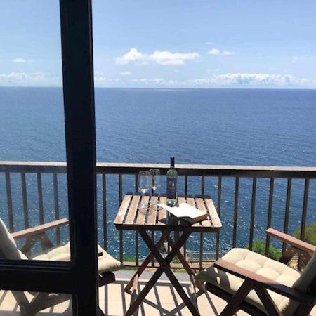 フンシャルCliff View III - Sea View + Pool + Wifiアパートメント エクステリア 写真