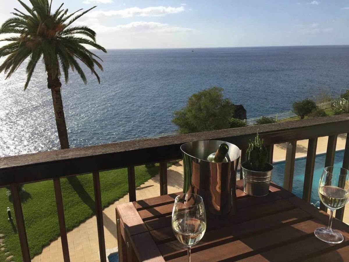フンシャルCliff View III - Sea View + Pool + Wifiアパートメント エクステリア 写真