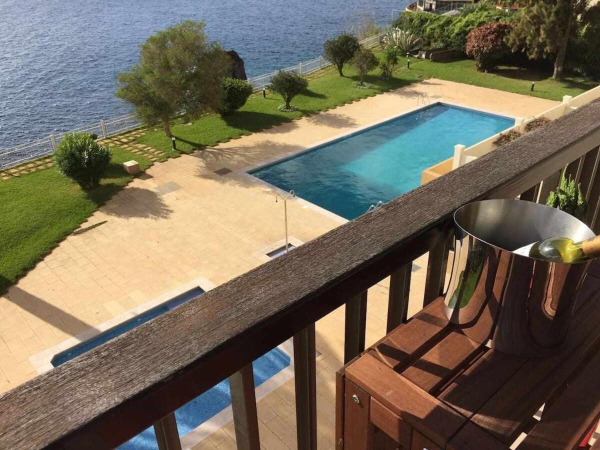 フンシャルCliff View III - Sea View + Pool + Wifiアパートメント エクステリア 写真