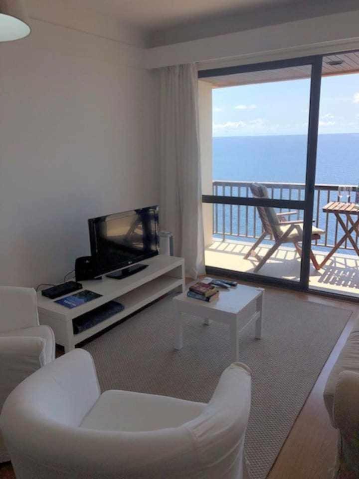 フンシャルCliff View III - Sea View + Pool + Wifiアパートメント エクステリア 写真