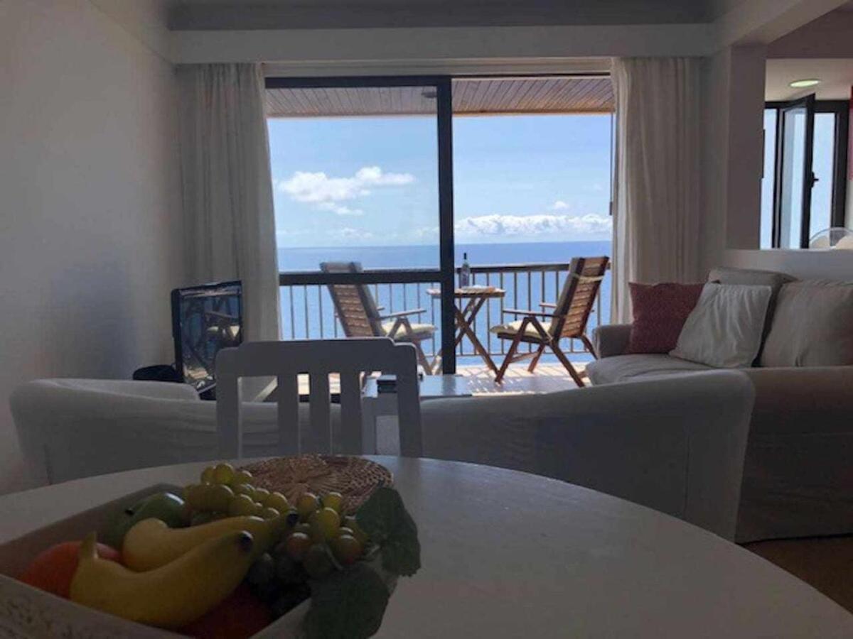 フンシャルCliff View III - Sea View + Pool + Wifiアパートメント エクステリア 写真