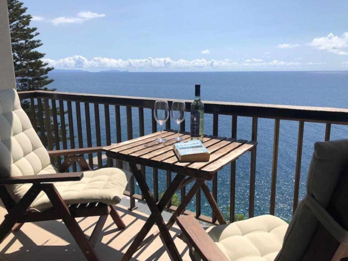 フンシャルCliff View III - Sea View + Pool + Wifiアパートメント エクステリア 写真