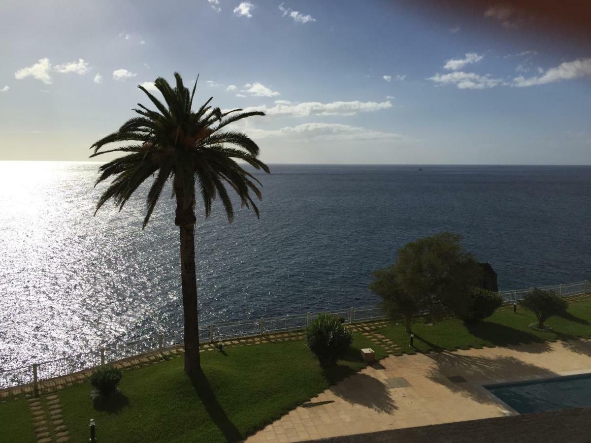 フンシャルCliff View III - Sea View + Pool + Wifiアパートメント エクステリア 写真